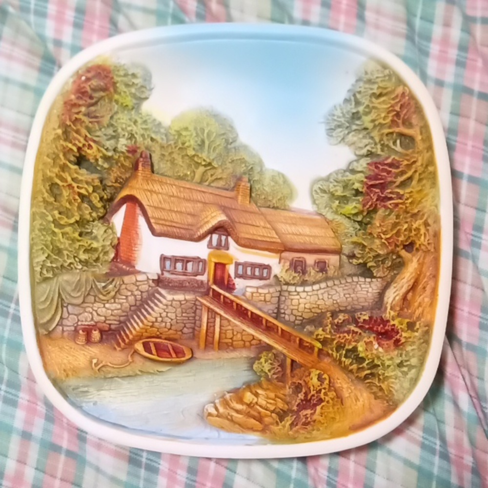 Vintage Legend Products Gypsum/Chalkware 3D Nice Decor Hanging Wall England 1974